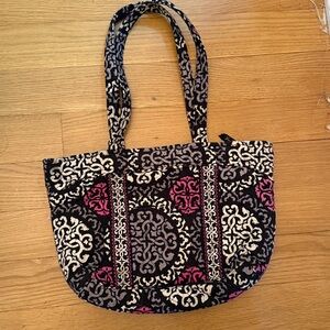 Vera Bradley Canterbury, magenta Black  Quilted Tote